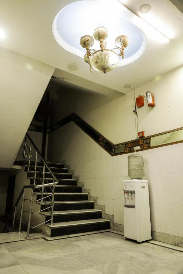 Hotel Centra Inn Ню Делхи Екстериор снимка