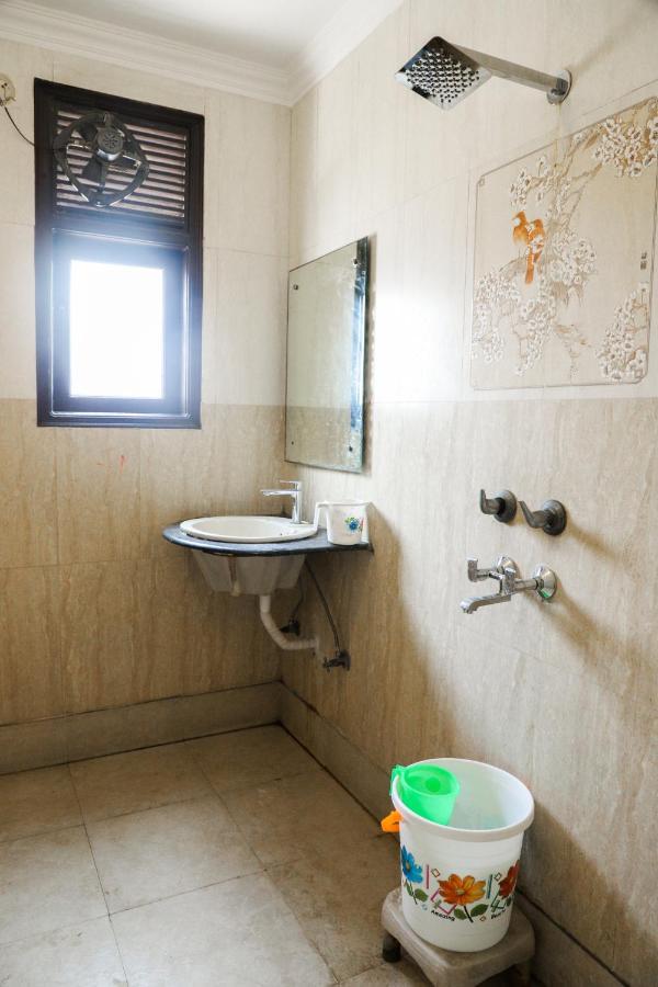 Hotel Centra Inn Ню Делхи Екстериор снимка